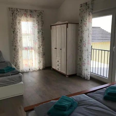 Ferienhaeuser Am Nordufer Des Hainer Sees *